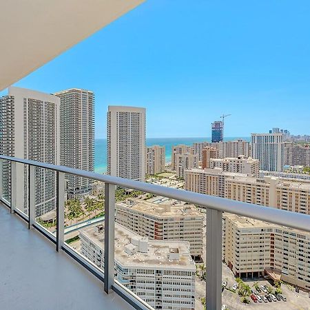 Luxury With Stunning View, Balcony, Amazing Pools Apartment Hollywood Exterior photo