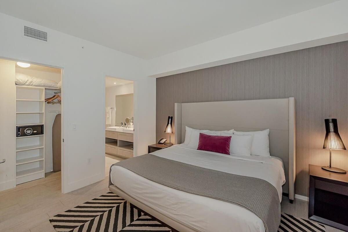 Luxury With Stunning View, Balcony, Amazing Pools Apartment Hollywood Exterior photo