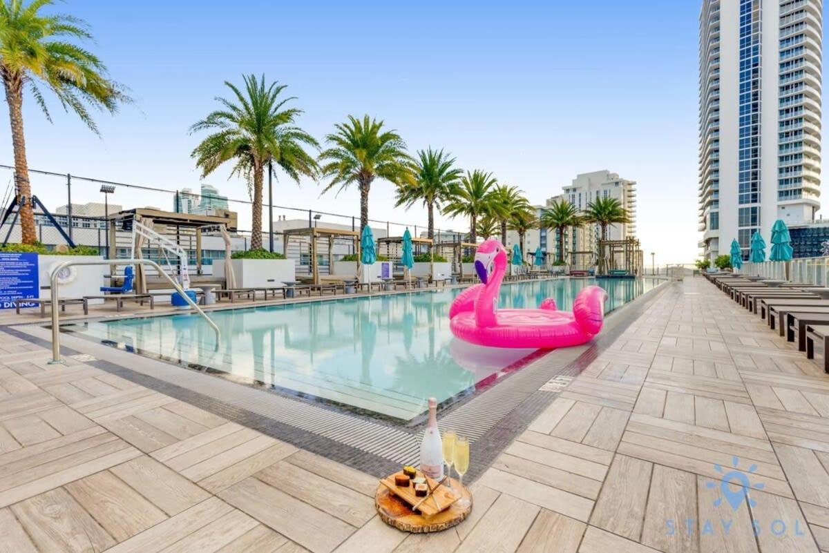 Luxury With Stunning View, Balcony, Amazing Pools Apartment Hollywood Exterior photo
