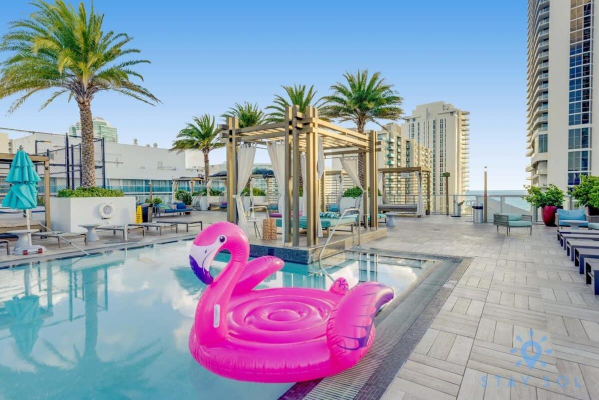 Luxury With Stunning View, Balcony, Amazing Pools Apartment Hollywood Exterior photo