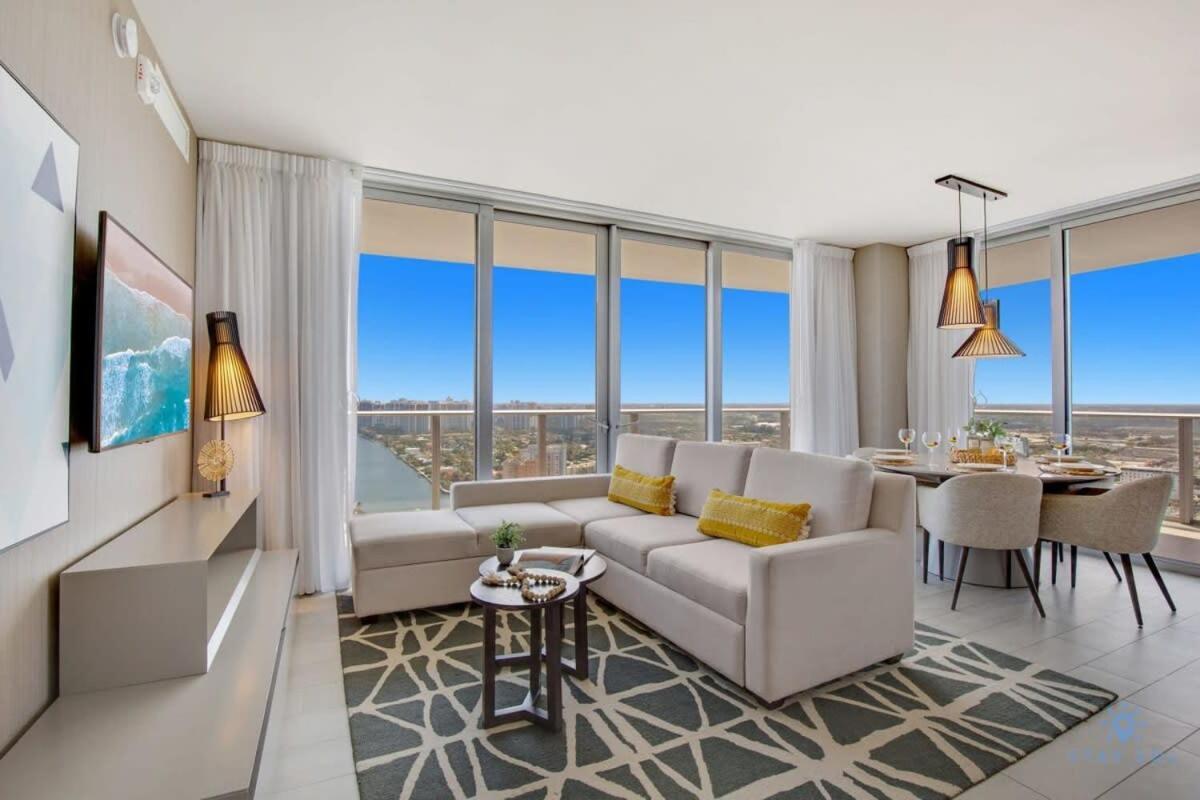 Luxury With Stunning View, Balcony, Amazing Pools Apartment Hollywood Exterior photo