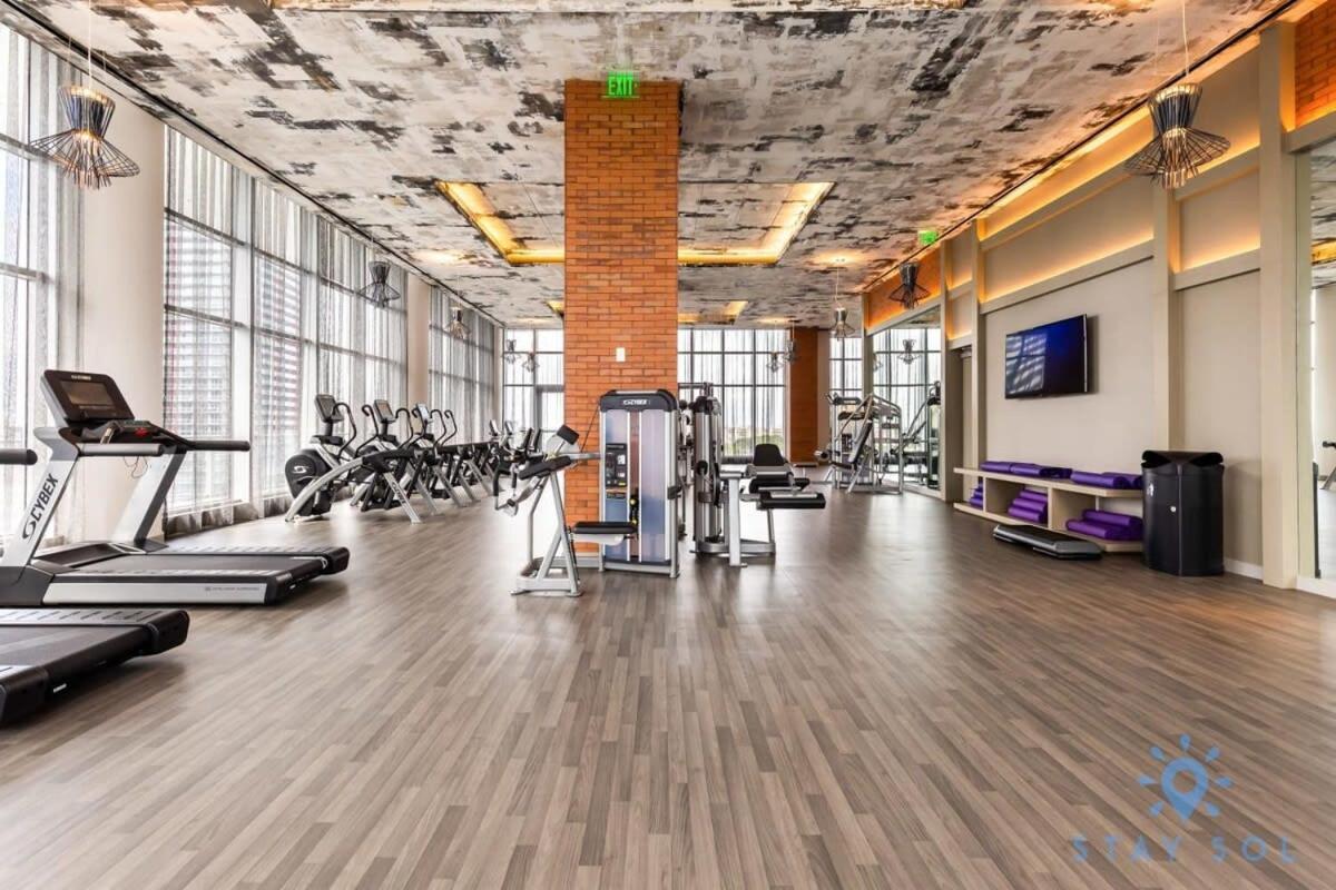 Luxury With Stunning View, Balcony, Amazing Pools Apartment Hollywood Exterior photo