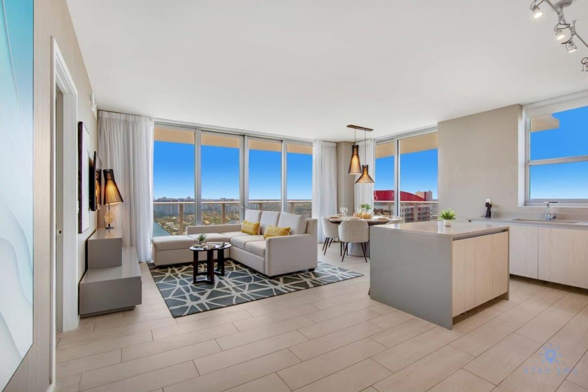 Luxury With Stunning View, Balcony, Amazing Pools Apartment Hollywood Exterior photo